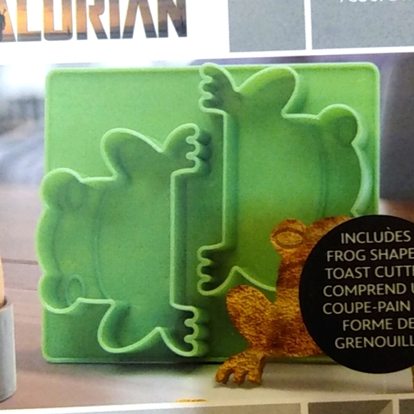 Star Wars The Mandalorian The Child Grogu Egg Cup & Toast Cutter - Picture 5 of 6